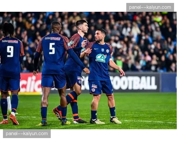 斯特拉斯堡主场3-1爆冷击败里昂,终结对手客场连胜 斯特拉斯堡主场3-1爆冷击败里昂,终结对手客场连胜