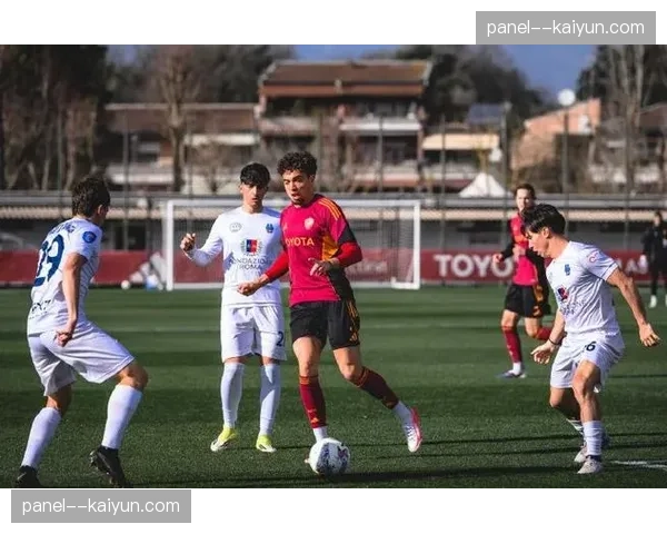 罗马青年军热身赛4-0胜意丁球队，主力轮休备战关键战役